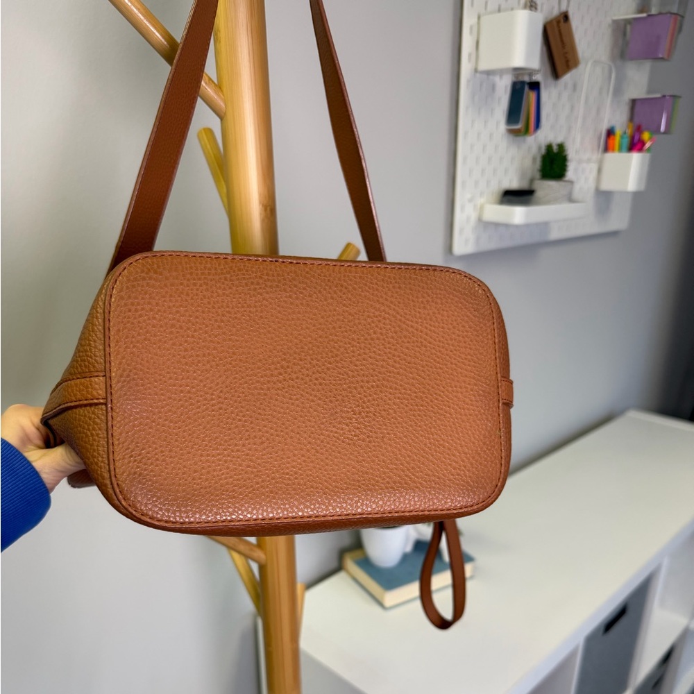 Angela Roi ANGELOU MINI BUCKET BROWN/RED vegan Leather Bag - Picture 7 of 8